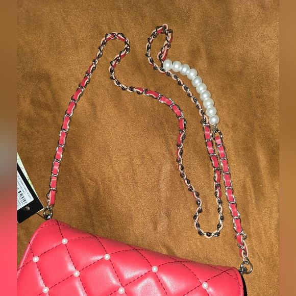 Badgley Mischka Diamond Quilted Crossbody With Pearls. Red Vegan Leather NWT - Picture 14 of 14